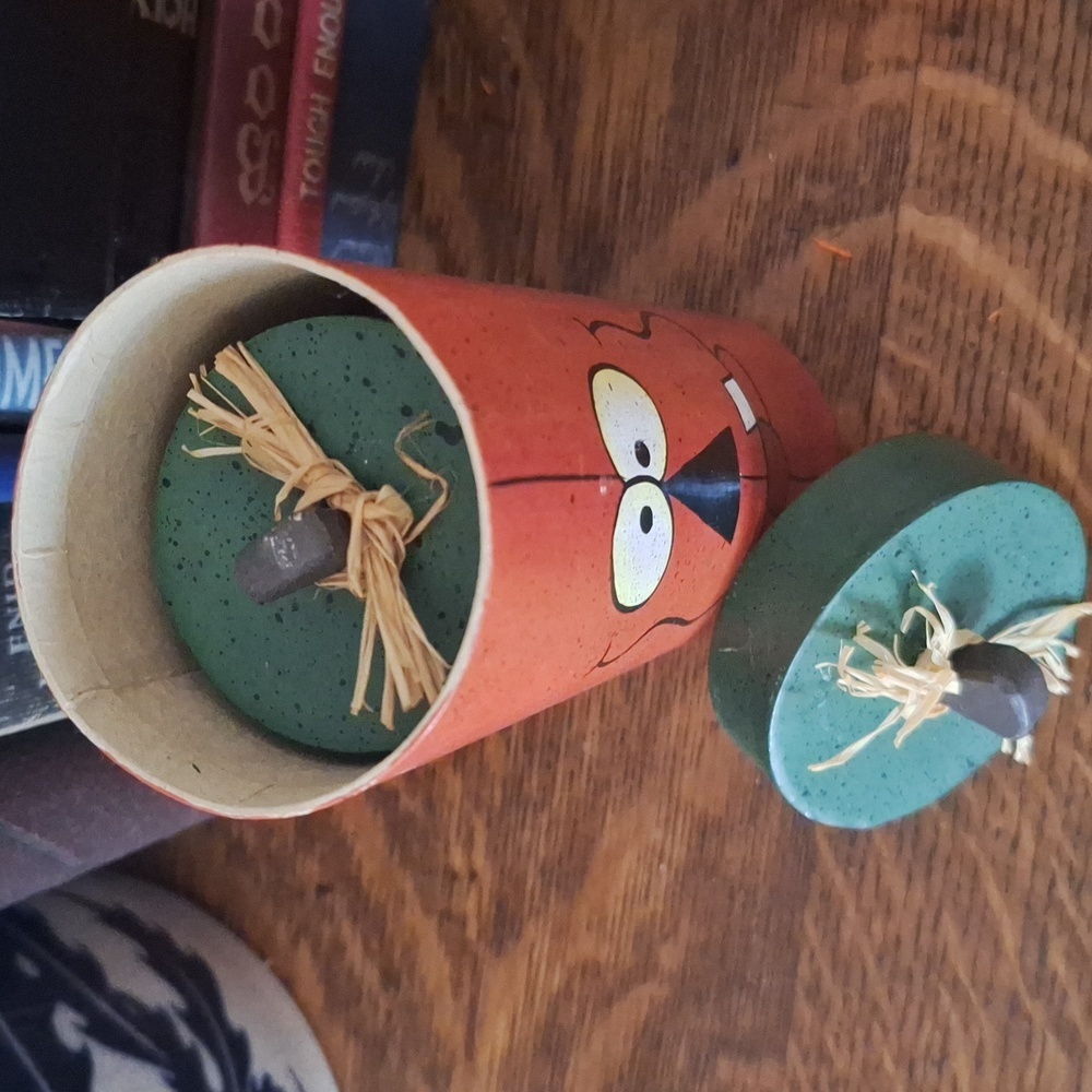 Lot Of 4 Holloween folk art painted treat containers - Picture 7 of 8